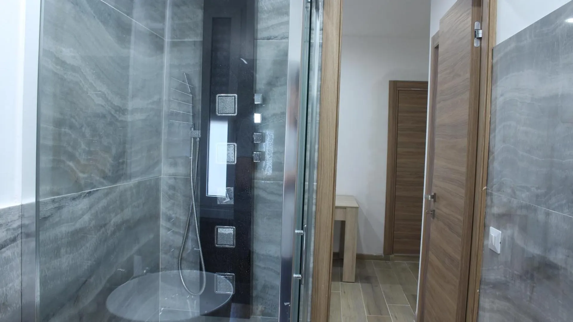 Rhome Rome Apartment